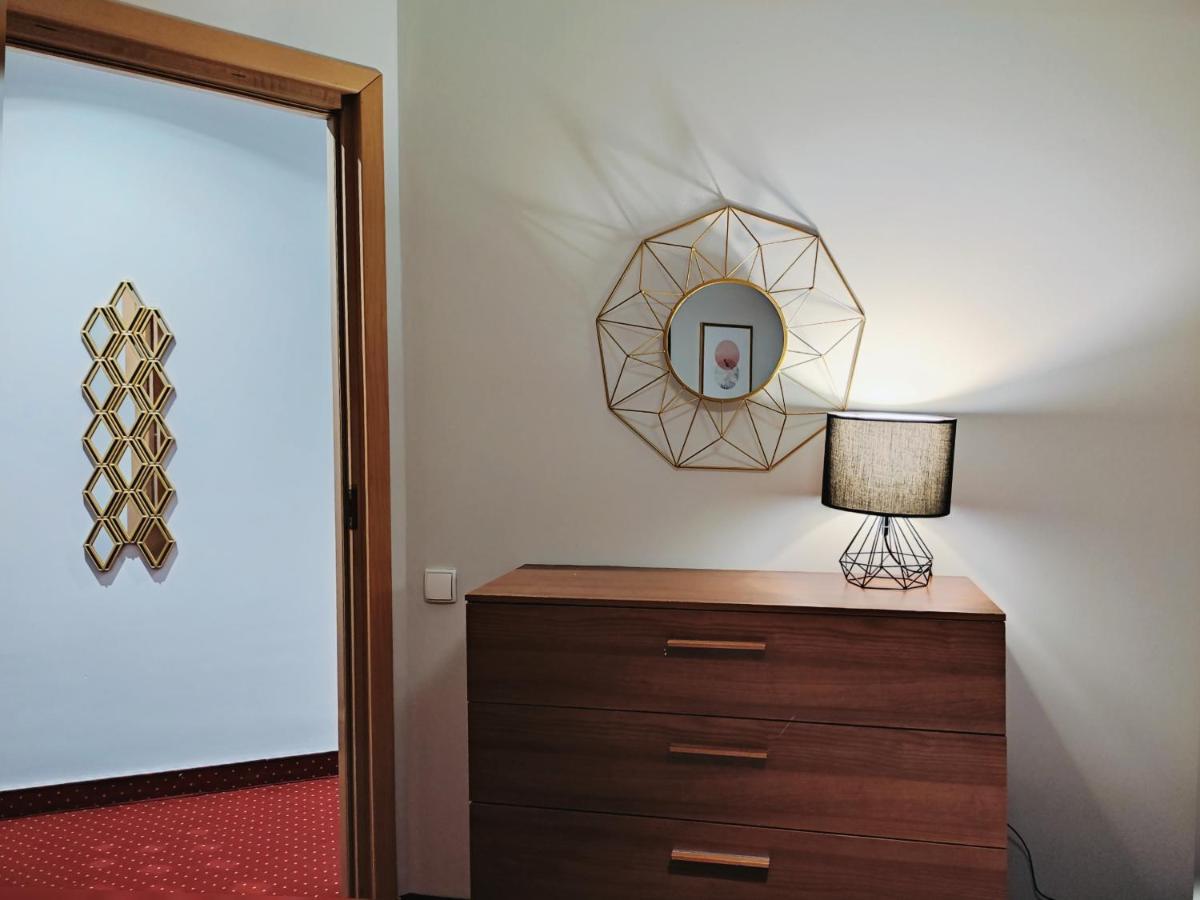 Helvetia Plus B&B - Private Rooms And Apartments Warszawa Eksteriør billede
